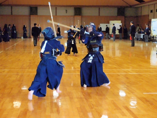 試合の様子　県女子剣道大会